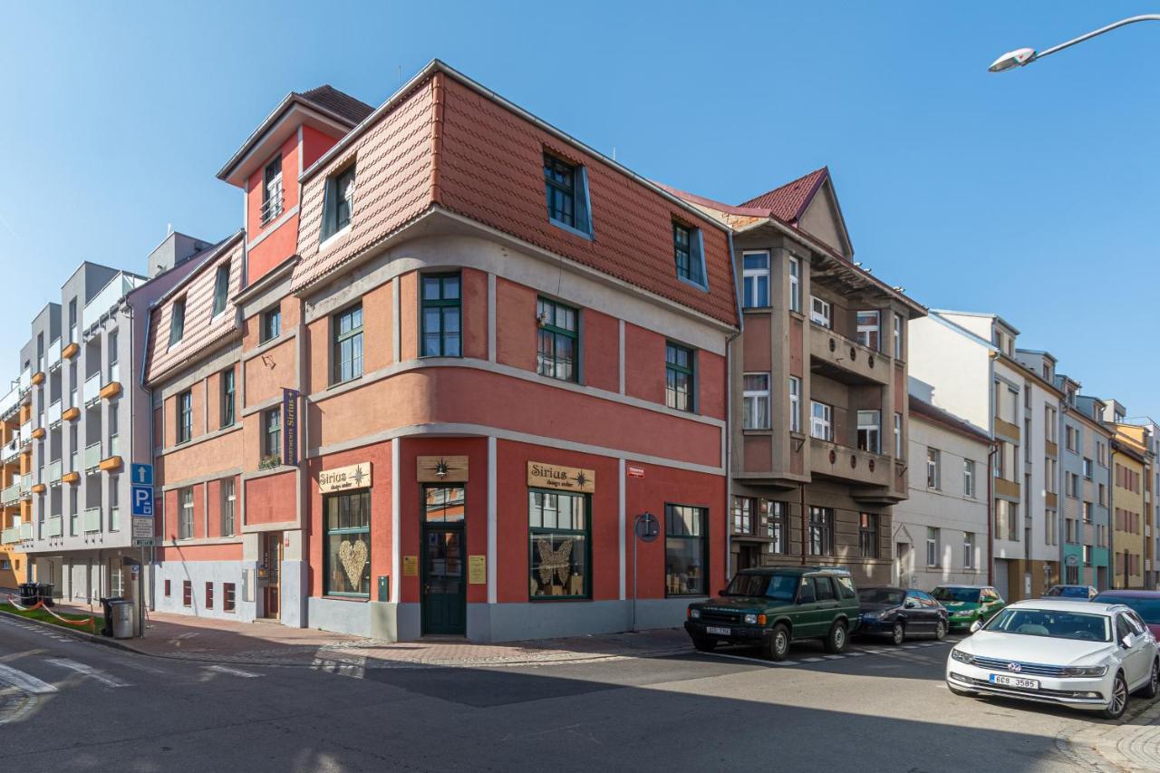 Apartment Sirius G In Center Of Cb Ceske Budejovice Bagian luar foto